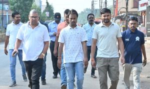 आयुक्त ने नंदिनी रोड चौड़ीकरण, सर्विस रोड और कैनाल रोड का किया निरीक्षण, अतिक्रमण पर तत्काल कार्रवाई के निर्देश आयुक्त ने नंदिनी रोड चौड़ीकरण, सर्विस रोड और कैनाल रोड का किया निरीक्षण, अतिक्रमण पर तत्काल कार्रवाई के निर्देश