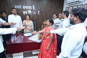 महापौर ने पार्षदों और अधिकारियों और रामकी कम्पनी प्रतिनिधियों को स्वच्छता शपथ दिलवाई