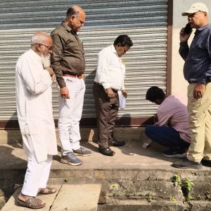  दिलीप कुमार पटेल द्वारा बकाया राशि अदा नहीं करने पर उनके फर्म को तत्काल किया सीलबंद