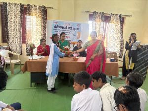 बेटी बचाओ बेटी पढ़ाओ के तहत स्कूल में अभिव्यक्ति कार्यक्रम का आयोजन बेटी बचाओ बेटी पढ़ाओ के तहत स्कूल में अभिव्यक्ति कार्यक्रम का आयोजन