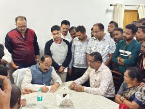  उपमुख्यमंत्री अरुण साव से मिले स्थानीय पत्रकार, विभिन्न समस्याओं पर हुई विस्तृत चर्चा