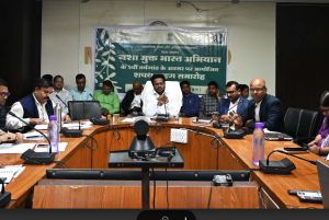  जिला पंचायत सीईओ नंदनवार ने ली साप्ताहिक समय-सीमा की बैठक