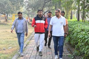  आयुक्त ने उद्यानों की साफ-सफाई व्यवस्था का जायजा लिया