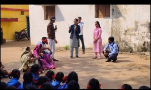  कृषि महाविद्यालय, रायपुर के चतुर्थ वर्ष के छात्रों द्वारा आधुनिक कृषि पर नुक्कड़ नाटक