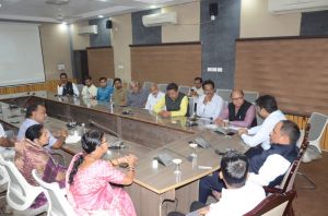  विशेष गहन पुनरीक्षण अभियान के प्रति लोगों में जागरूकता बढ़ाएँ :- कलेक्टर डॉ गौरव सिंह