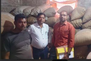  आज  18 प्रकरणों में 75 लाख 86 हजार रूपए मूल्य का 6118 बोरा अवैध धान एवं 4 वाहन जप्त