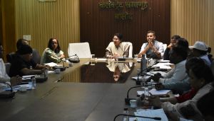 सभी नोडल अधिकारी प्रतिदिन धान खरीदी केन्द्रों में निर्धारित समयावधि में अपनी उपस्थिति सुनिश्चित करें: कलेक्टर सभी नोडल अधिकारी प्रतिदिन धान खरीदी केन्द्रों में निर्धारित समयावधि में अपनी उपस्थिति सुनिश्चित करें: कलेक्टर