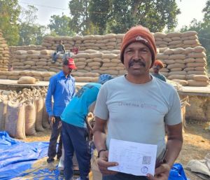  धान उपार्जन केन्द्र में खरीदी व्यवस्था सुचारू और सुव्यवस्थित किसानों को मिल रहा लाभ