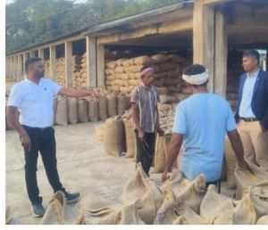 खरीदी केंद्र का बारदाना समिति ने निजी उपयोग के लिए दिया