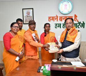  मुख्यमंत्री से अखिल विश्व गायत्री परिवार के सदस्यों ने सौजन्य मुलाकात की