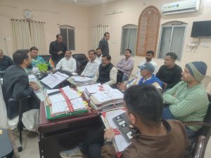  उप जिला निर्वाचन अधिकारी ने ली राजनीतिक दलों की बैठक