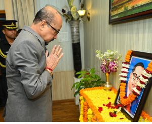  राज्यपाल ने डॉ. अंबेडकर की पुण्यतिथि पर उन्हें नमन किया