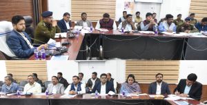  यातायात नियमों का पालन कराने सहित सड़क दुर्घटना रोकने प्रभावी कार्यवाही करें -कलेक्टर