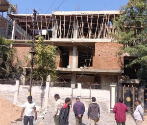 राजीव नगर में ग्रीन नेट लगाए बिना निर्माण कार्य करने पर और सड़क बाधा प्रकरण में कुल 7000 रूपये ई जुर्माना