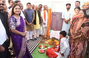 जीवन की सफलता केवल डिग्री लेने में नहीं,बल्कि संस्कृति एवं संस्कारों को अपनाकर जीवन जीने में- टंक राम वर्मा जीवन की सफलता केवल डिग्री लेने में नहीं,बल्कि संस्कृति एवं संस्कारों को अपनाकर जीवन जीने में- टंक राम वर्मा