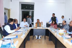 स्वास्थ्य मंत्री की अध्यक्षता में आयुर्वेद महाविद्यालय रायपुर के स्वशासी कार्यकारिणी समिति की बैठक संपन्न