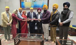 रायपुर के डॉ. कुलदीप सोलंकी का स्वर्ण मंदिर अमृतसर  में सम्मान