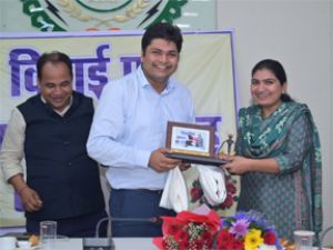 अपर कलेक्टर श्रीमती नम्रता जैन को भावभीनी विदाई, नारायणपुर कलेक्टर के रूप में मिली नई जिम्मेदारी