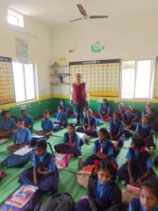 जिला शिक्षा अधिकारी द्वारा दुर्ग विकासखण्ड के विभिन्न शालाओं का निरीक्षण