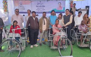  जनसामान्य की समस्याओं एवं शिकायतों के त्वरित निराकरण के लिए आमाटोला में लगा शिविर