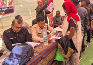 सुशासन सप्ताह - प्रशासन गांव की ओर के तहत ग्राम मडियान में शिविर आयोजित