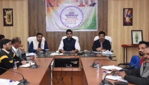  निर्भीक होकर कोचियों एवं बिचौलियों पर करें कार्रवाई : कलेक्टर