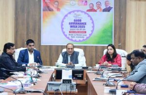  प्रशासन गांव की ओर अभियान के तहत तत्कालीन कलेक्टर अशोक अग्रवाल ने सभी अधिकारियों को दिया मार्गदर्शन