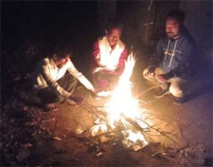  30 से भी अधिक  सार्वजनिक स्थानों में अलाव  जलने की व्यबस्था