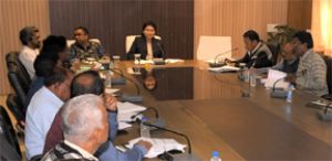  जिले में मादक पदार्थों की अवैध बिक्री, तस्करी की रोकथाम हेतु पुख्ता उपाय सुनिश्चित करें: कलेक्टर श्रीमती मिश्रा