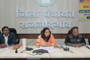 सीईओ जिला पंचायत ने बीमा सखी योजना की समीक्षा की