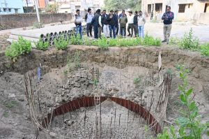 निगम आयुक्त ने निर्माणाधीन पानी टंकी, सफाई व्यवस्था और उद्यानों का लिया जायजा निगम आयुक्त ने निर्माणाधीन पानी टंकी, सफाई व्यवस्था और उद्यानों का लिया जायजा