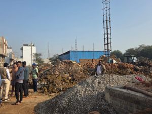  नगर निगम ने गोकुल नगर, सिमरन सिटी फेज -5 के पास  अवैध निर्माण को तोड़ा 