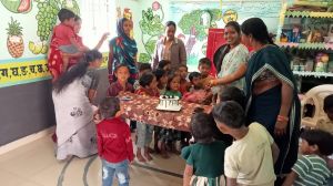  बच्चों के चेहरों पर मुस्कान, कर्मचारियों का जन्मदिन बना यादगार