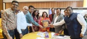  'भारत के दिव्य चरित्र : जैनत्व से प्रेरणा' पर मार्गदर्शन करने मीनाक्षी लेखी से भेंट