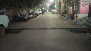  नगर निगम ने होलीक्रॉस स्कूल के पास बने बड़ा स्पीड ब्रेकर तोड़कर छोटा स्पीड ब्रेकर बनाया 