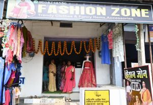  महिला समूह अब फैशन जोन से बाजार में प्रतिस्पर्धी के रूप में बना रही पहचान