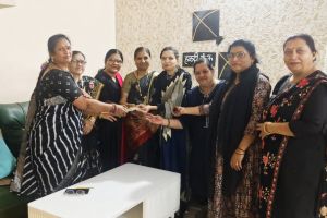  मनोरंजक खेलों के साथ महिलाओं ने किया एंजाॅय, पुरस्कृत हुए विजेता