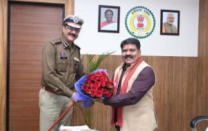 रायपुर के नवनियुक्त प्रथम पुलिस कमिश्नर संजीव शुक्ला ने उपमुख्यमंत्री विजय शर्मा से की सौजन्य भेंट