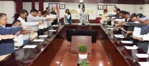 लोकभवन के अधिकारियों एवं कर्मचारियों ने ली राष्ट्रीय मतदाता दिवस की शपथ