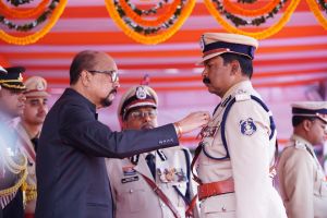 राज्यपाल ने राजधानी के मुख्य समारोह में विजेताओं को किया सम्मानित