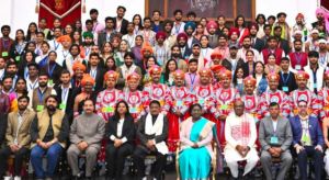  राष्ट्रपति भवन में छत्तीसगढ़ की झांकी कलाकारों का सम्मान