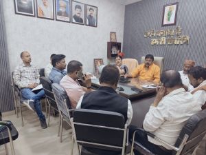  निगम जल विभाग अध्यक्ष  ने गर्मी में पेयजल आपूर्ति की तैयारी को लेकर पार्षदों की  बैठक ली 