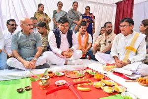  मंत्री गजेन्द्र यादव के प्रयास से दुर्ग में पहले फोरलेन सड़क निर्माण का भूमिपूजन