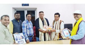 अंतर्राष्ट्रीय किताब दान दिवस पर रायपुर प्रेस क्लब में 'पुस्तक दान अभियान' की शुरुआत