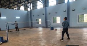 खुर्सीपार इंडोर स्टेडियम में बैडमिंटन की शुरुआत खुर्सीपार इंडोर स्टेडियम में बैडमिंटन की शुरुआत