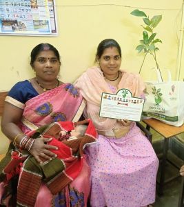 पर्यावरण संरक्षण का संदेश, प्रसूता माताओं को हरियाली की भेंट