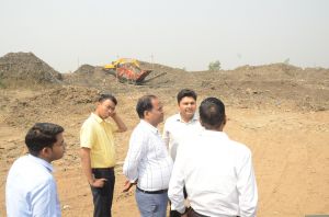 कलेक्टर ने किया सरोना डंपिंग यार्ड का निरीक्षण 