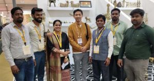  आईएचजीएफ फेयर 2026 में छत्तीसगढ़ी शिल्प की गूंज, कोंडागांव के कलाकारों ने बिखेरा हुनर का जादू