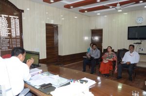 कलेक्टर डॉ. गौरव सिंह ने ली डाक सेवकों की समीक्षा बैठक कलेक्टर डॉ. गौरव सिंह ने ली डाक सेवकों की समीक्षा बैठक