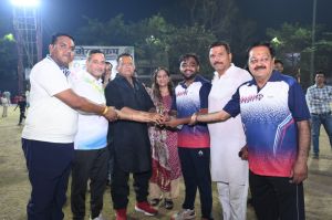   मेयर कप क्रिकेट स्पर्धा :-नगर निगम जोन 4 टीम ने जोन 7 की टीम को हराकर किया फाइनल में प्रवेश